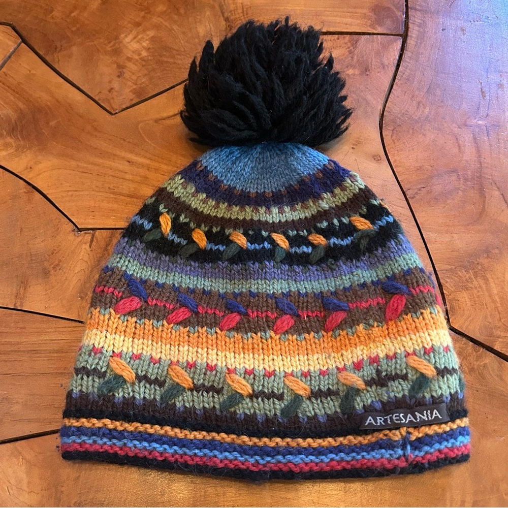 NEW Artesania Rainbow Knit Pom Pom Beanie Hat Ski Snow Winter Snowboard
